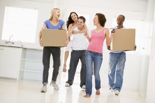 Packing fragile household items for a French removal service