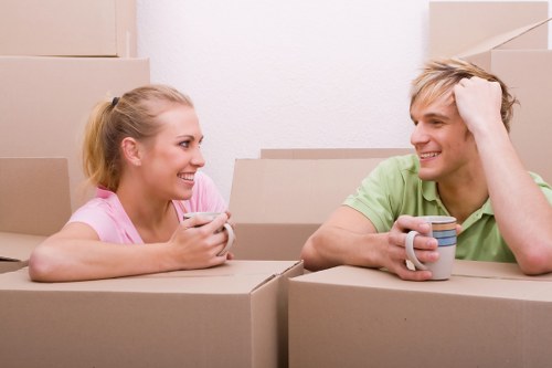 Secure moving process for furniture and boxes in France
