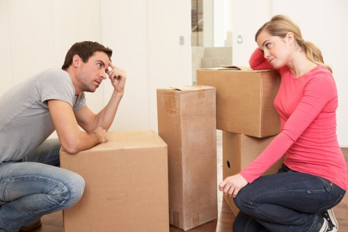 Apartment move support in a French city with narrow access